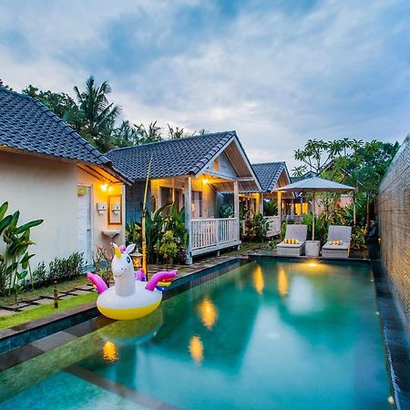 The Syron Huts Lembongan Hotel Exterior photo