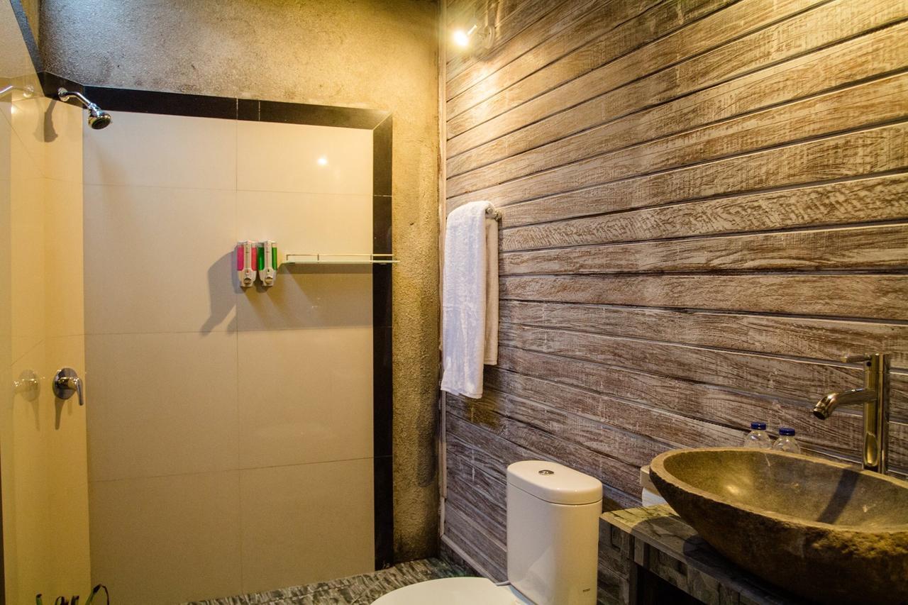 The Syron Huts Lembongan Hotel Exterior photo