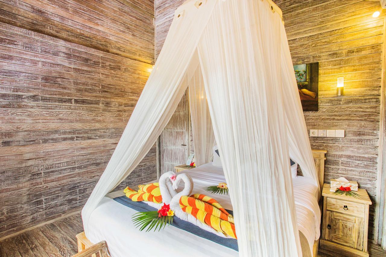 The Syron Huts Lembongan Hotel Exterior photo