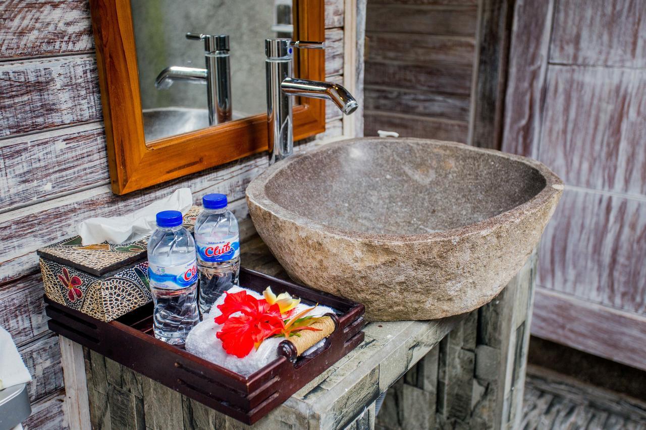 The Syron Huts Lembongan Hotel Exterior photo