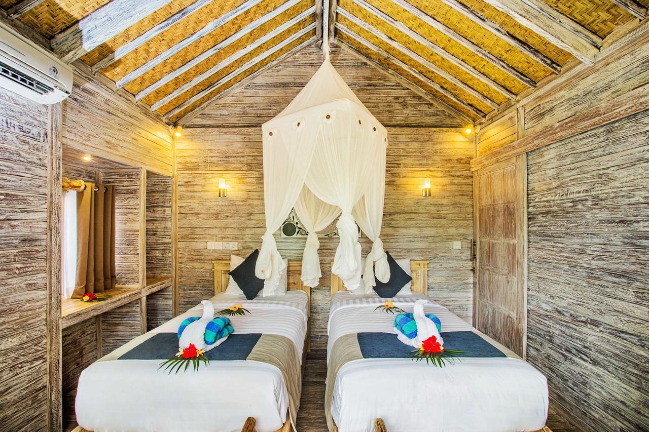 The Syron Huts Lembongan Hotel Exterior photo