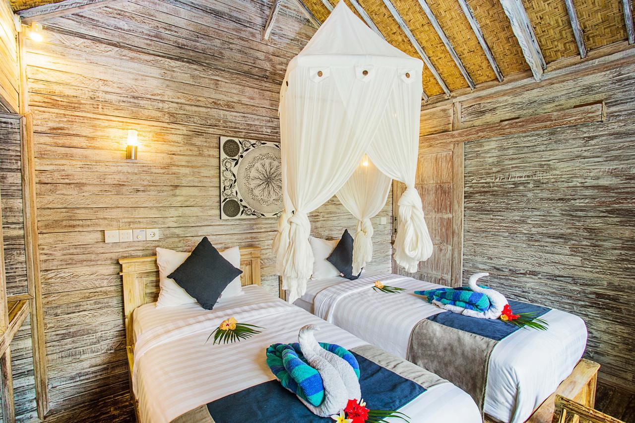 The Syron Huts Lembongan Hotel Exterior photo