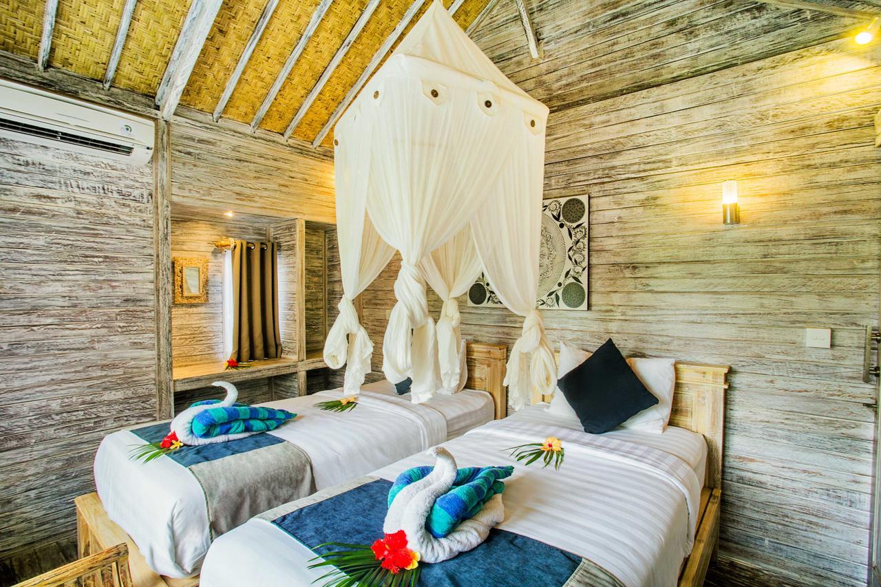 The Syron Huts Lembongan Hotel Exterior photo