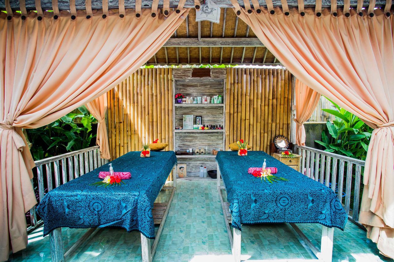 The Syron Huts Lembongan Hotel Exterior photo