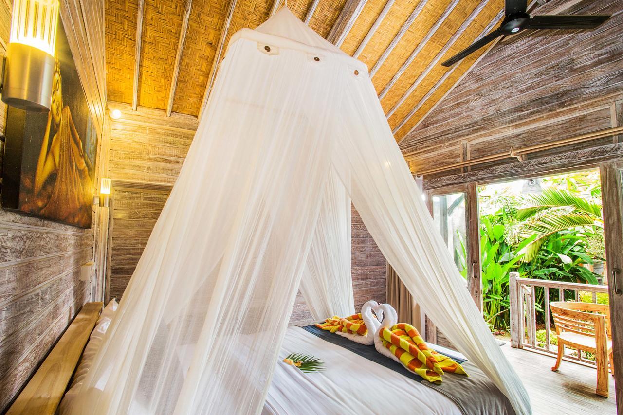 The Syron Huts Lembongan Hotel Exterior photo
