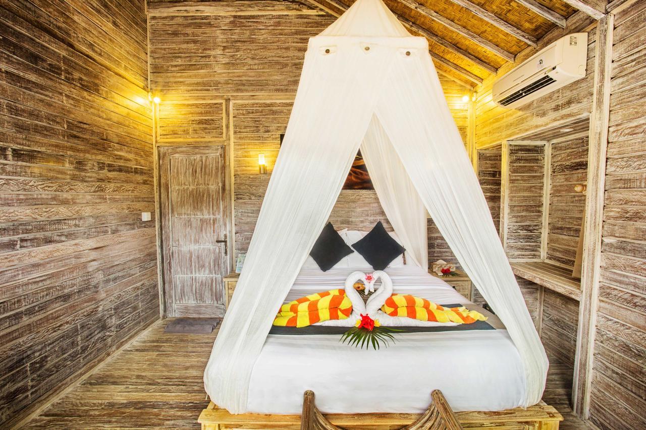 The Syron Huts Lembongan Hotel Exterior photo