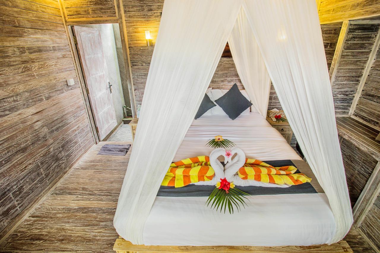 The Syron Huts Lembongan Hotel Exterior photo
