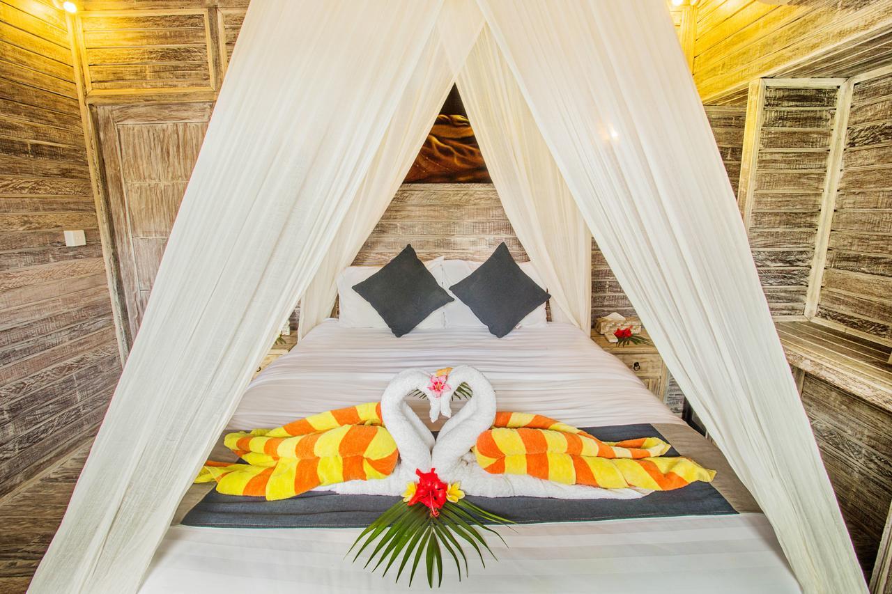 The Syron Huts Lembongan Hotel Exterior photo