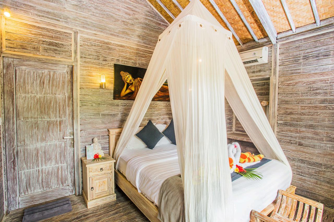 The Syron Huts Lembongan Hotel Exterior photo