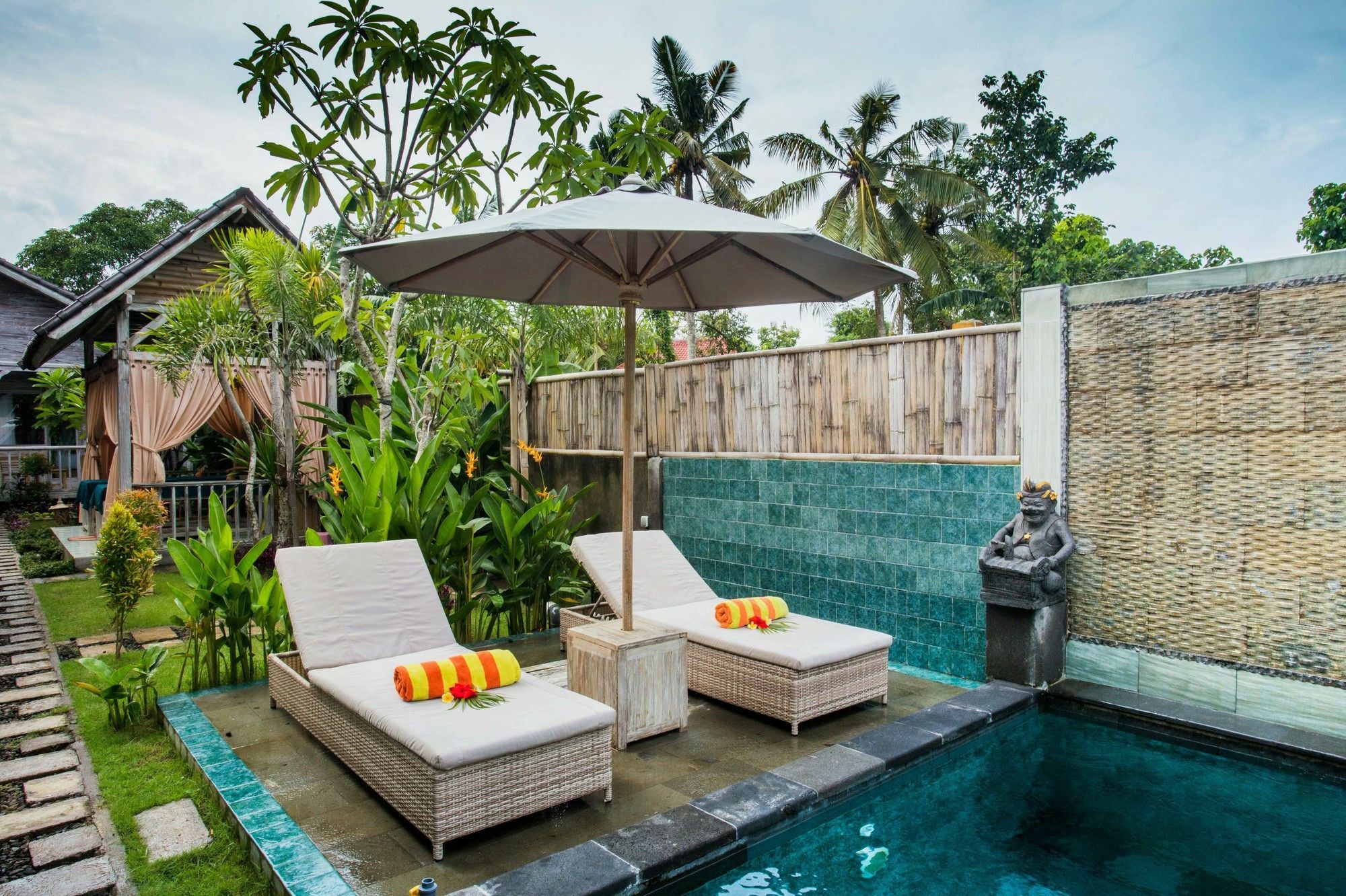 The Syron Huts Lembongan Hotel Exterior photo
